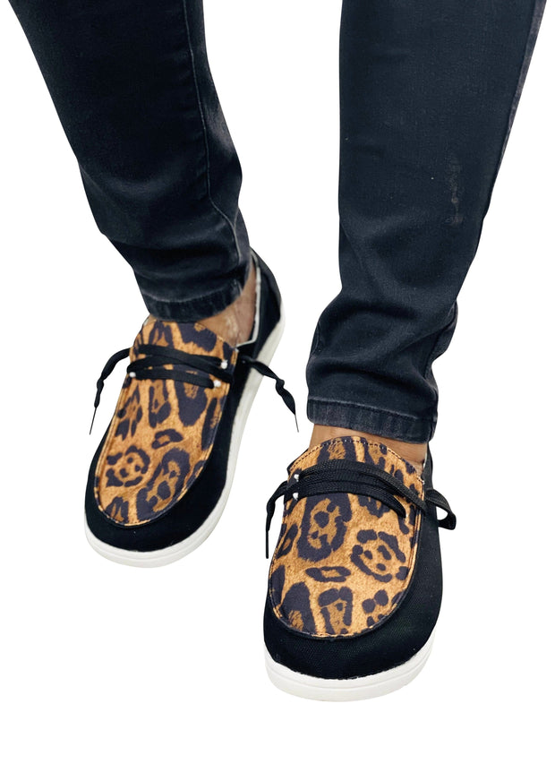 ILTEX Apparel Canvas Cheetah Black Brown Shoes